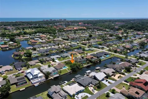 17 Claridge Court N Palm Coast FL 32137
