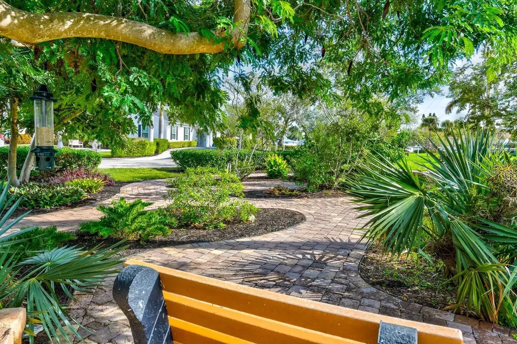 4857 Independence Drive Bradenton FL 34210