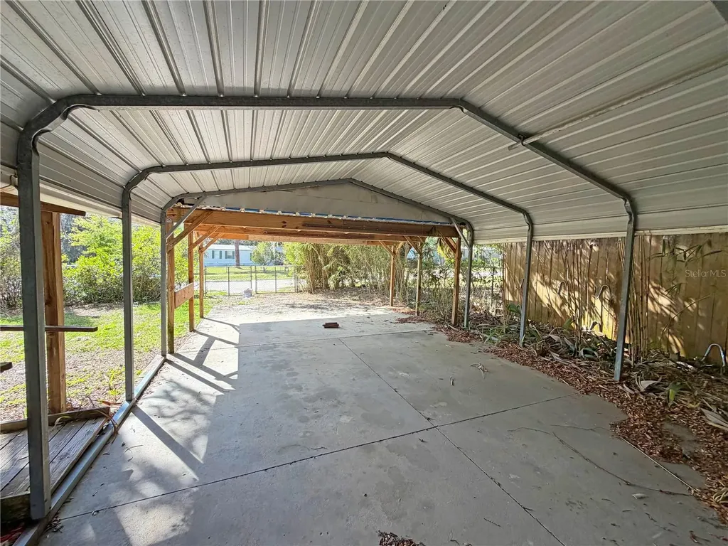 120 Peach Hawthorne FL 32640