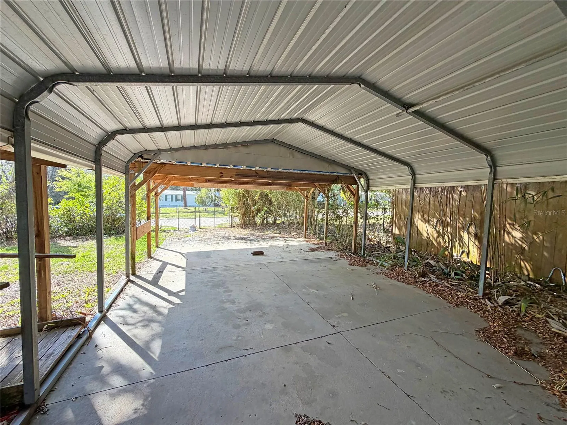 120 Peach Hawthorne FL 32640