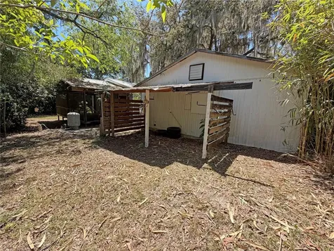 120 Peach Hawthorne FL 32640