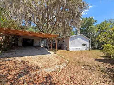 120 Peach Hawthorne FL 32640