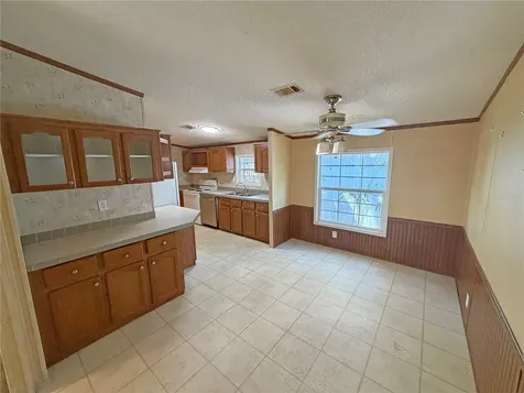 120 Peach Hawthorne FL 32640