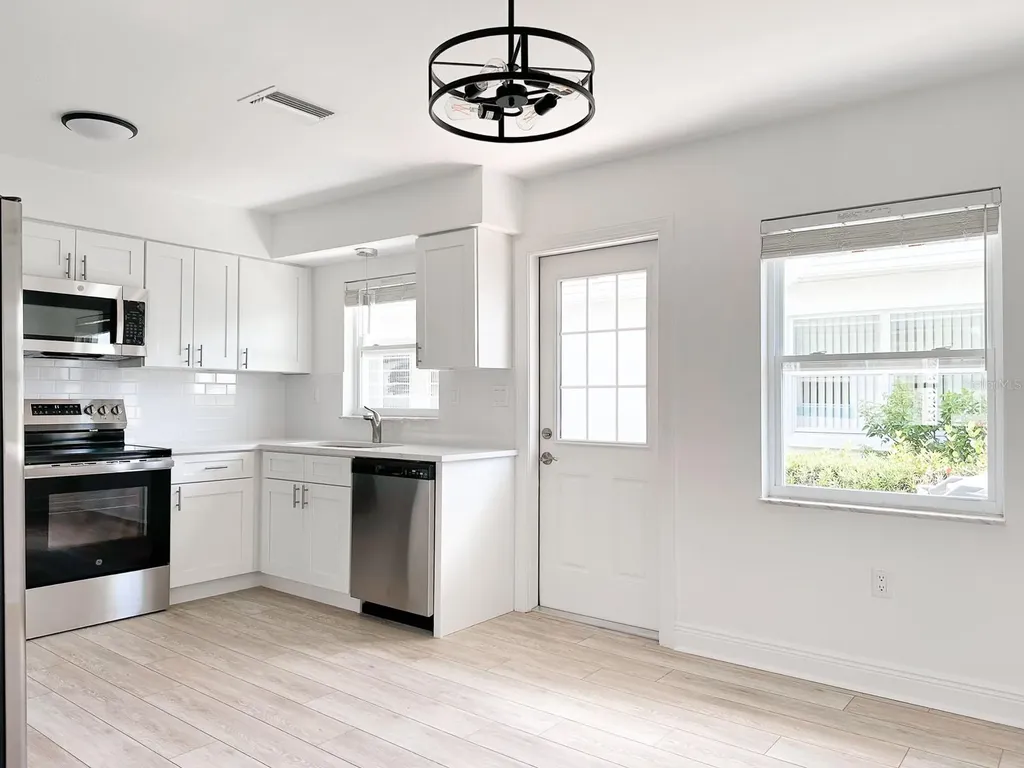 11295 1st Street E Treasure Island FL 33706