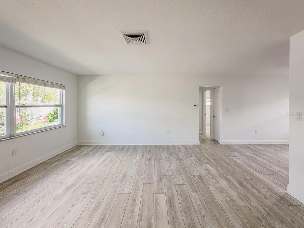 11295 1st Street E Treasure Island FL 33706