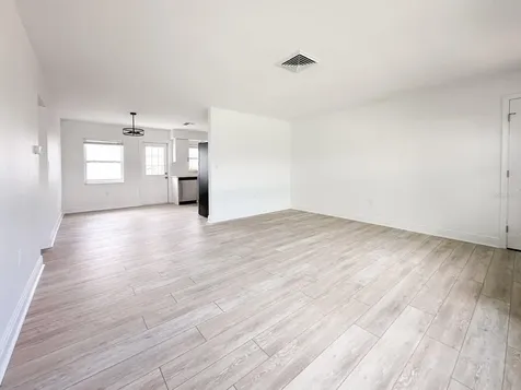 11295 1st Street E Treasure Island FL 33706