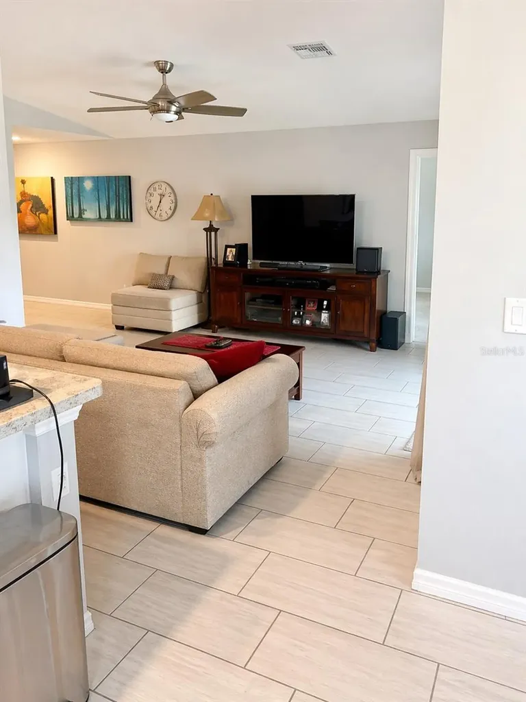 2123 NE 6th Avenue Cape Coral FL 33909
