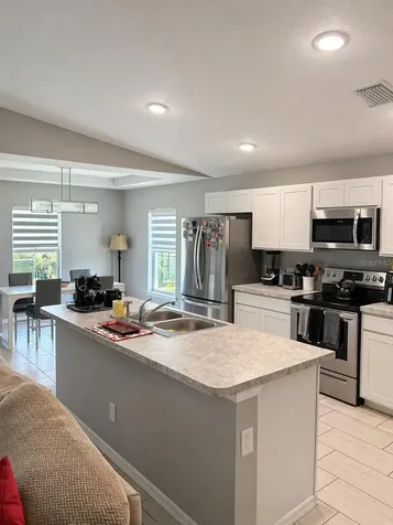 2123 NE 6th Avenue Cape Coral FL 33909