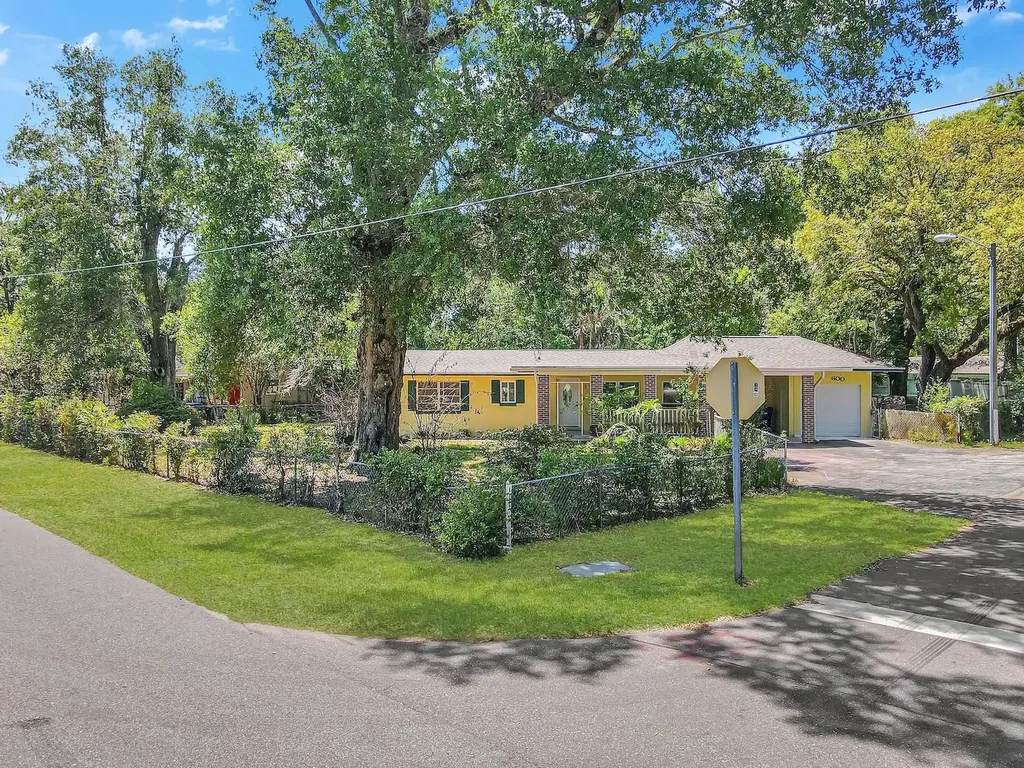600 S Montgomery Avenue Deland FL 32720