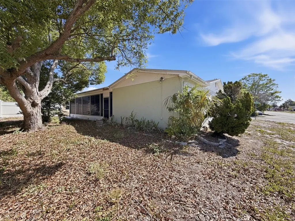 9811 Woodstock Lane Port Richey FL 34668