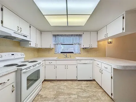 9811 Woodstock Lane Port Richey FL 34668