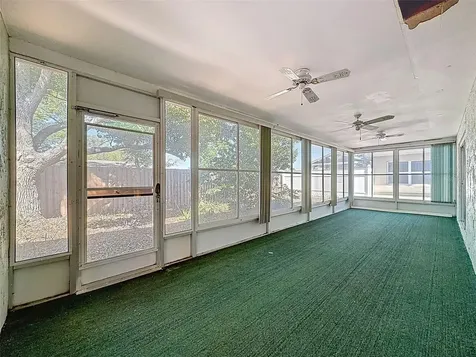 9811 Woodstock Lane Port Richey FL 34668