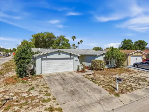 9811 Woodstock Lane Port Richey FL 34668