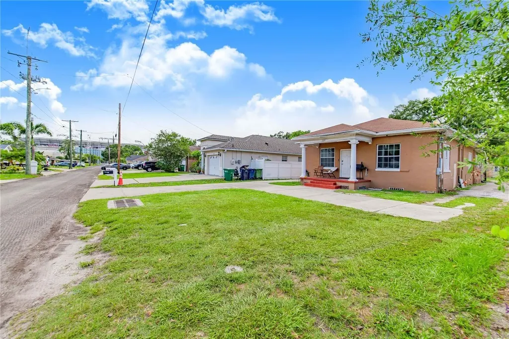 3321 W Woodlawn Avenue Tampa FL 33607