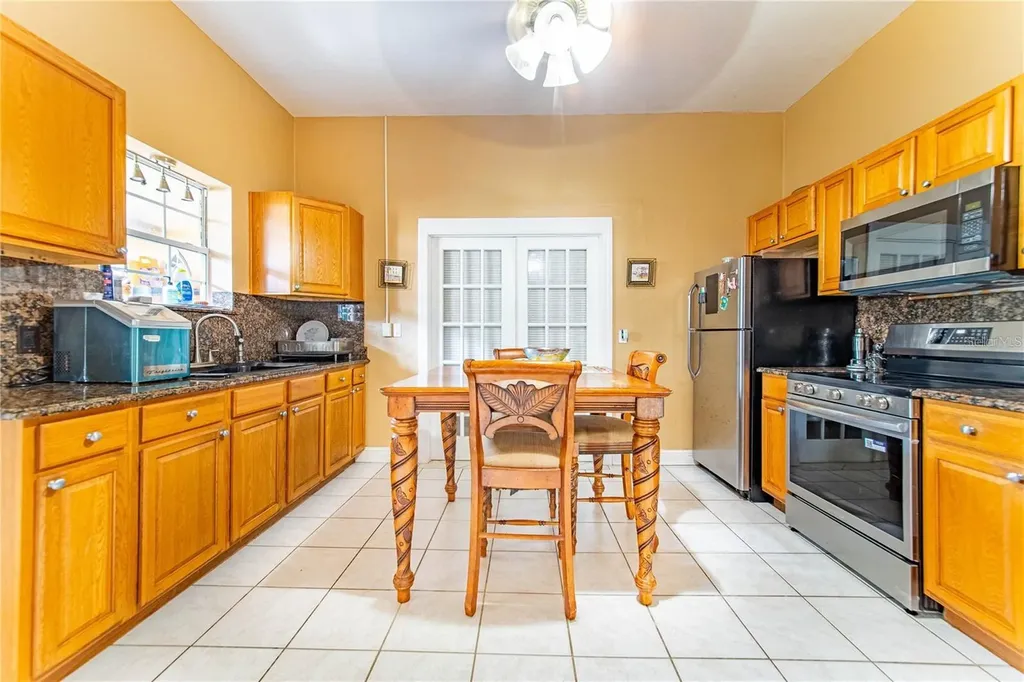 3321 W Woodlawn Avenue Tampa FL 33607