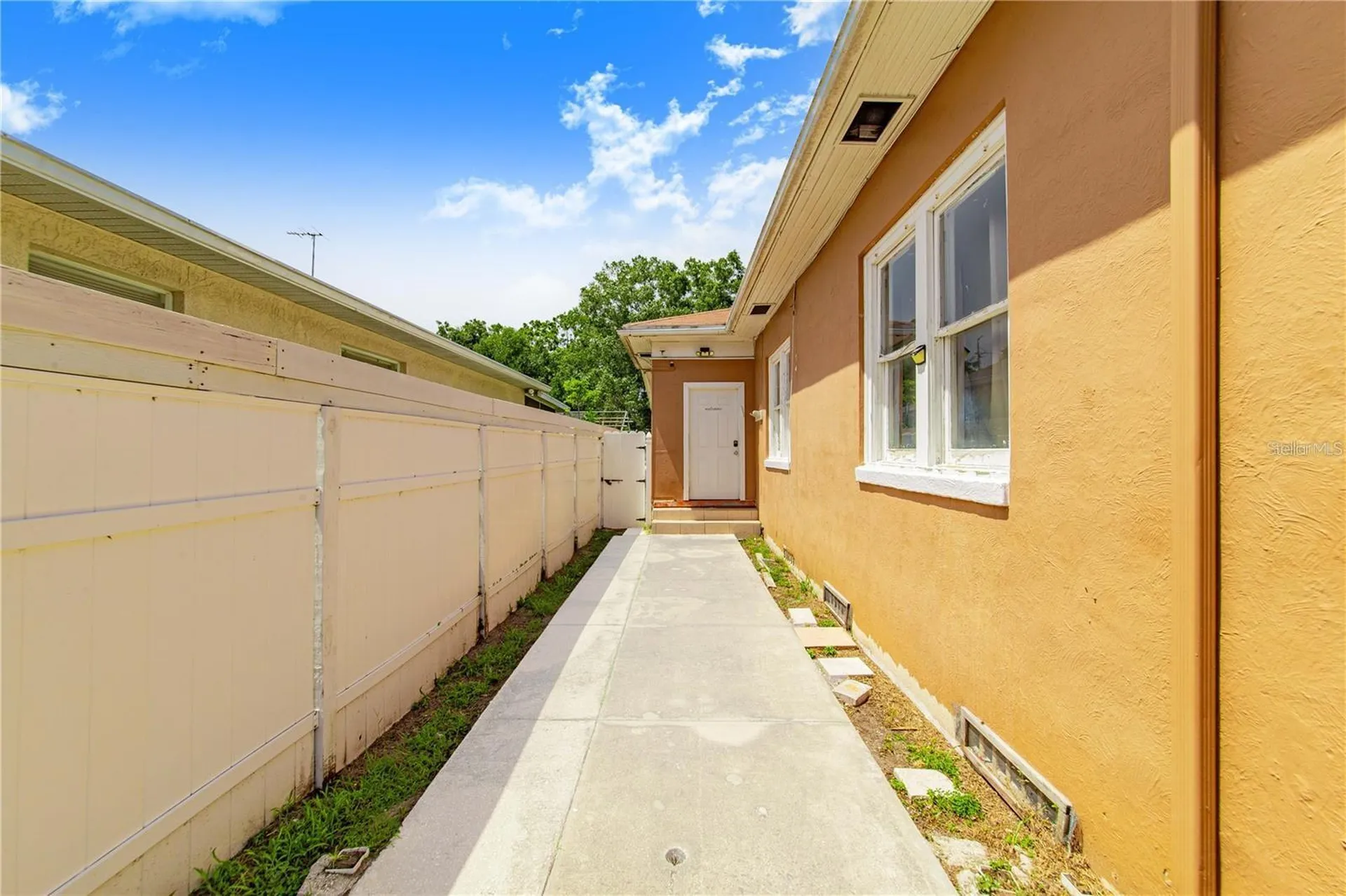 3321 W Woodlawn Avenue Tampa FL 33607