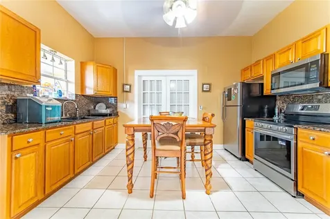 3321 W Woodlawn Avenue Tampa FL 33607