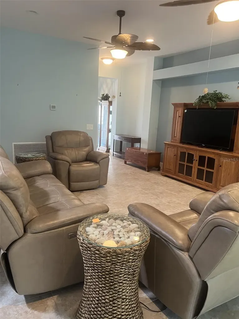 4986 Belted Kingfisher Drive Oxford FL 34484