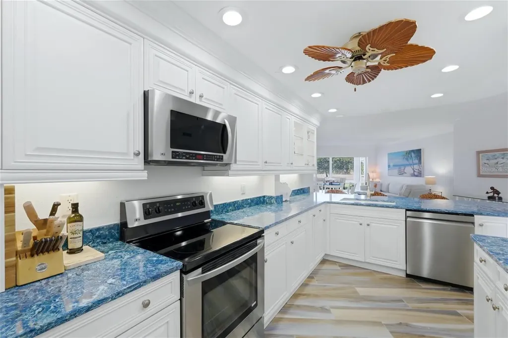 2110 Benjamin Franklin Drive Sarasota FL 34236