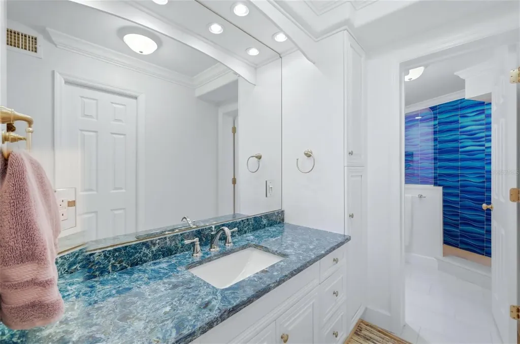 2110 Benjamin Franklin Drive Sarasota FL 34236