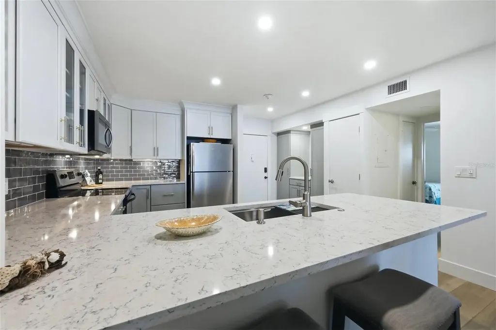2100 Benjamin Franklin Drive Sarasota FL 34236