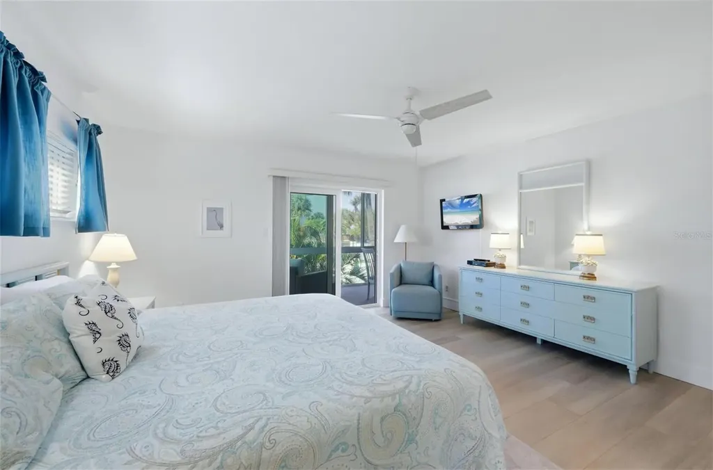 2100 Benjamin Franklin Drive Sarasota FL 34236