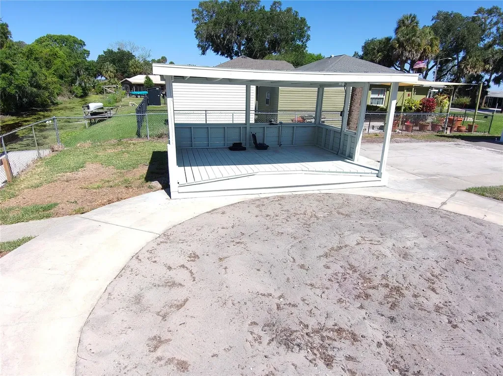 7152 Palm Avenue Leesburg FL 34788