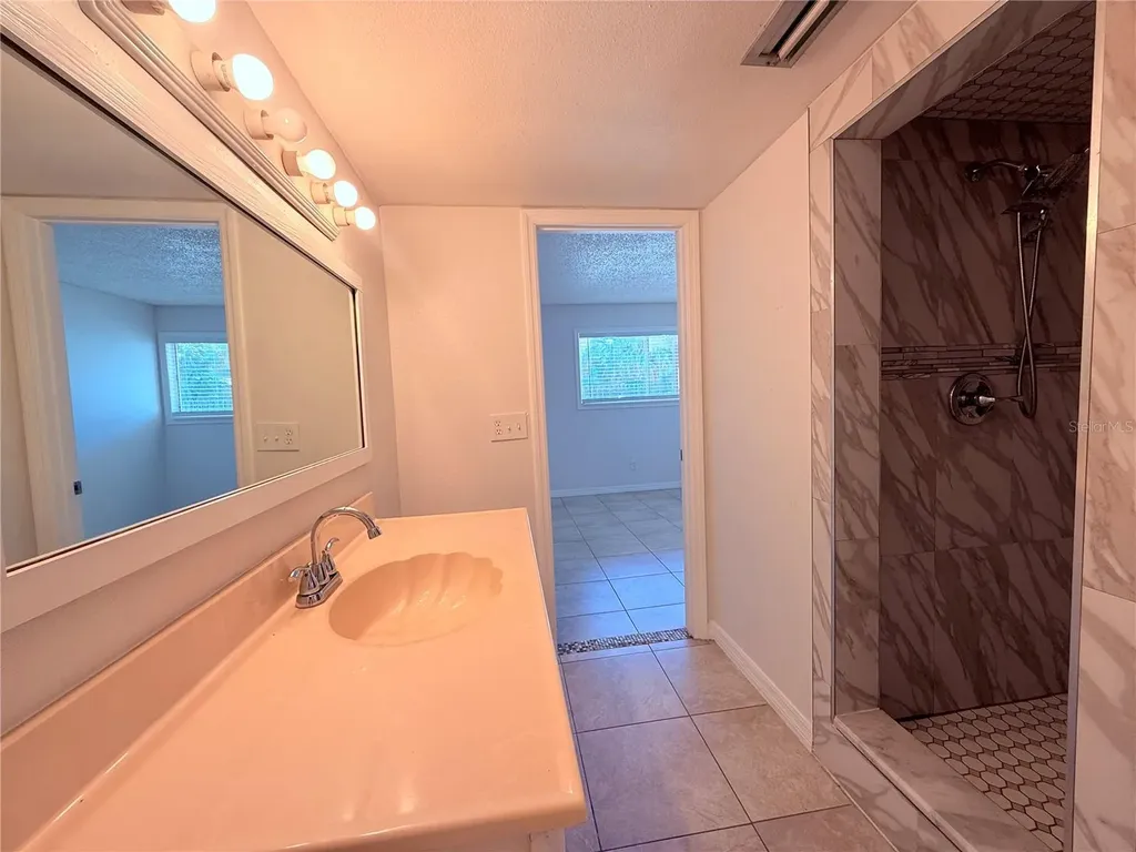 6332 Newtown Circle Tampa FL 33615