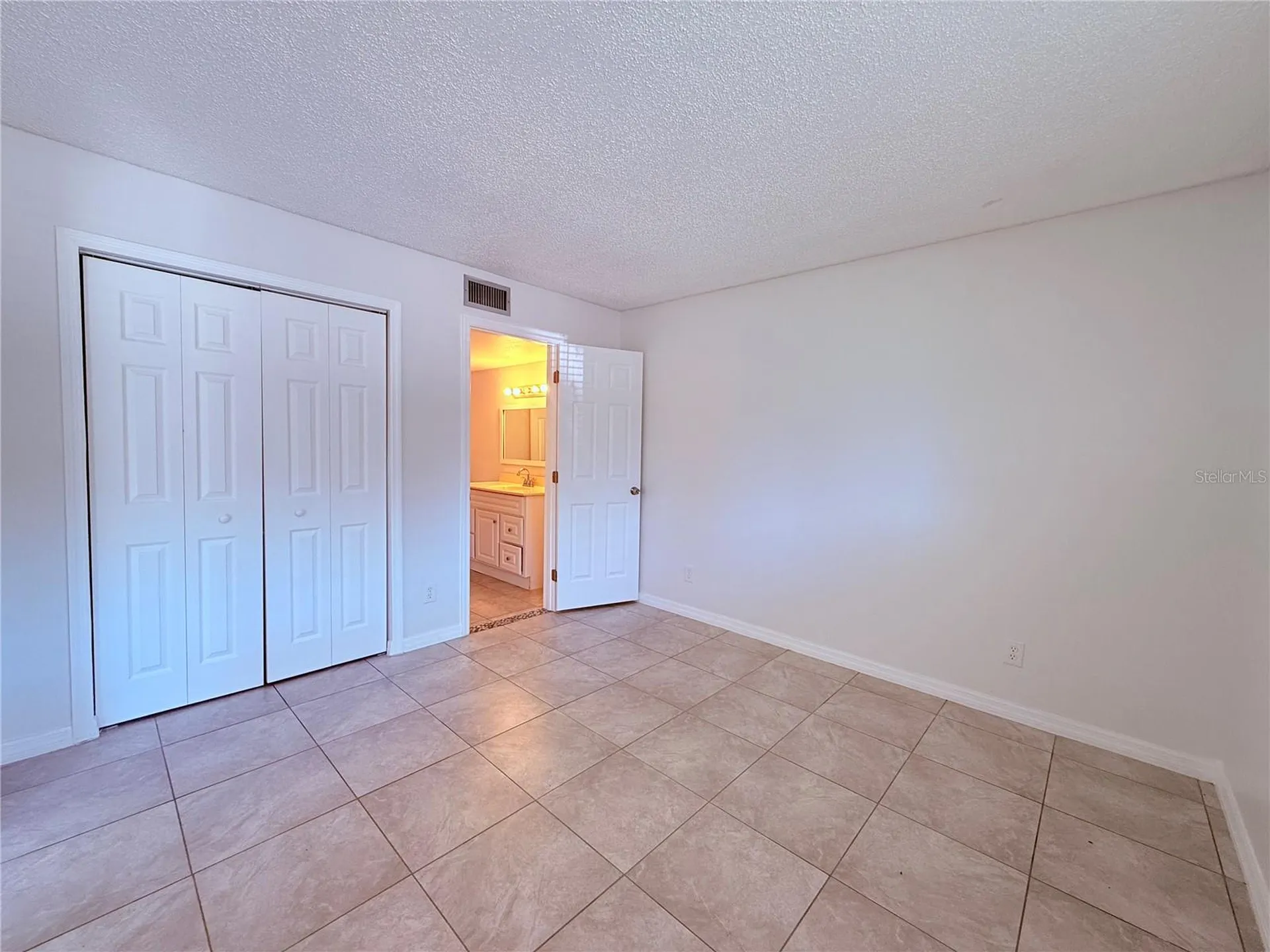 6332 Newtown Circle Tampa FL 33615