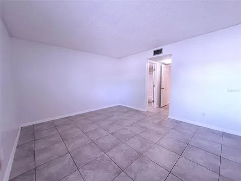 6332 Newtown Circle Tampa FL 33615