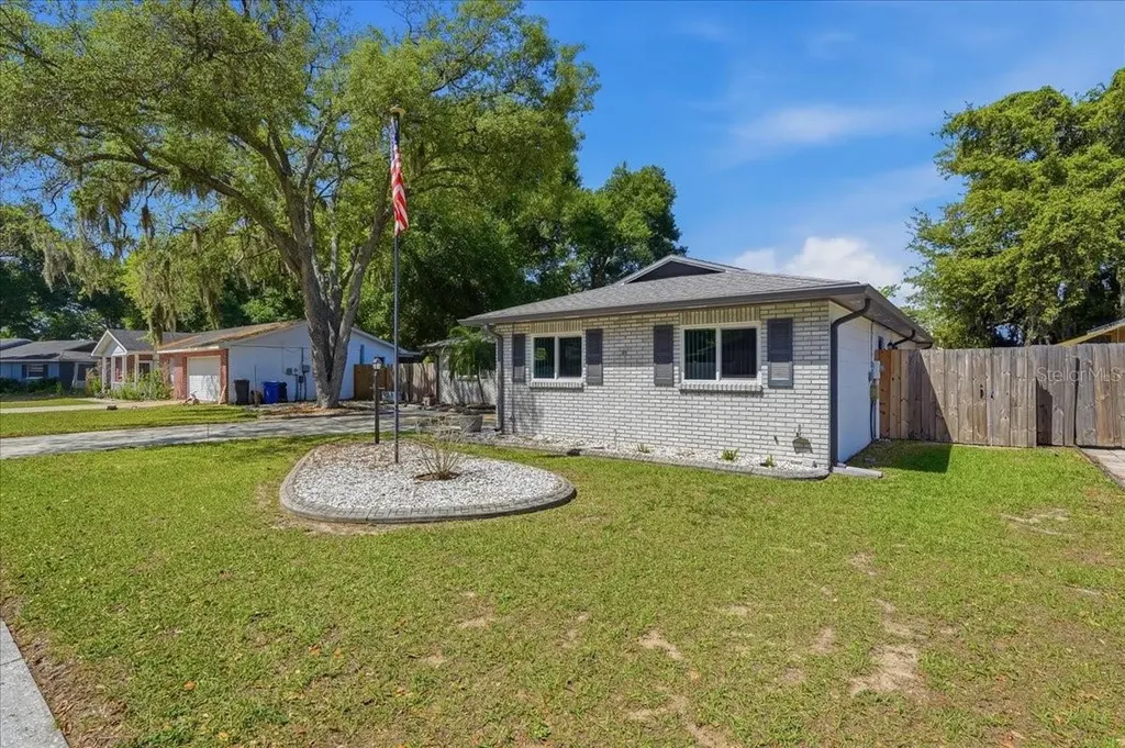 3809 Parkside Drive Valrico FL 33594