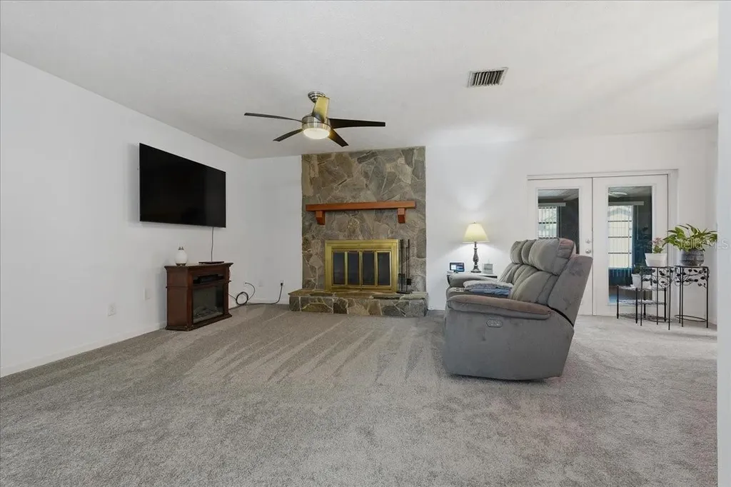 3809 Parkside Drive Valrico FL 33594