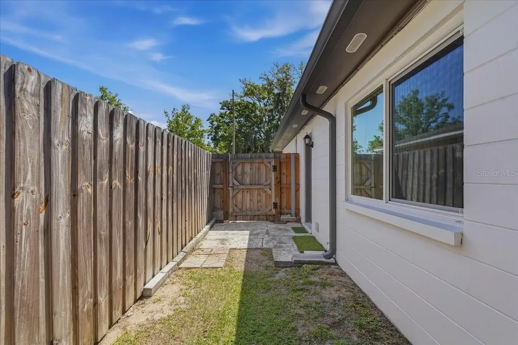 3809 Parkside Drive Valrico FL 33594