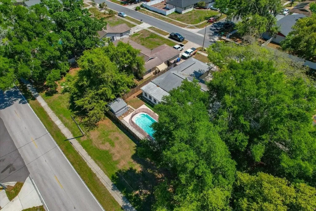 3809 Parkside Drive Valrico FL 33594