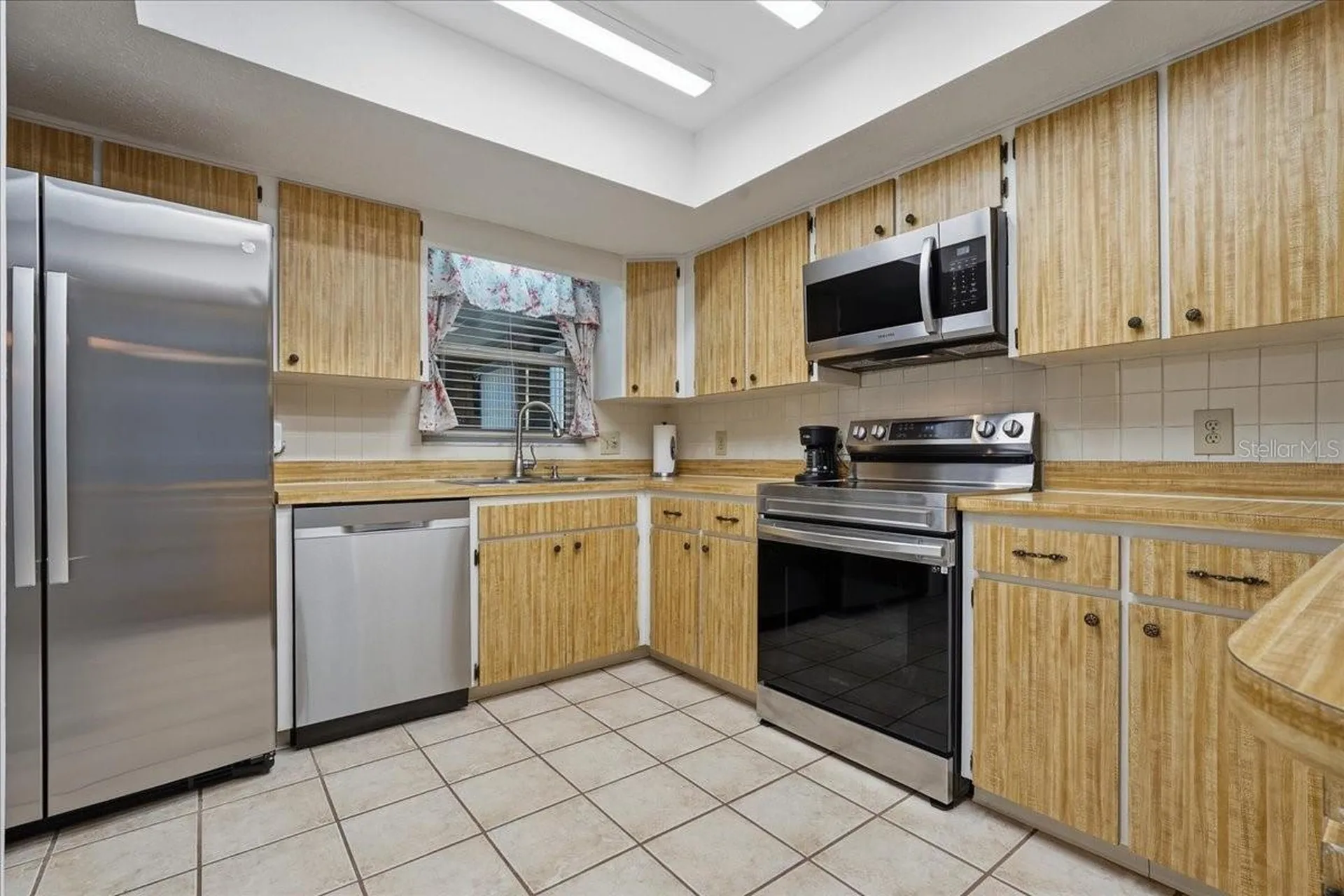 3809 Parkside Drive Valrico FL 33594
