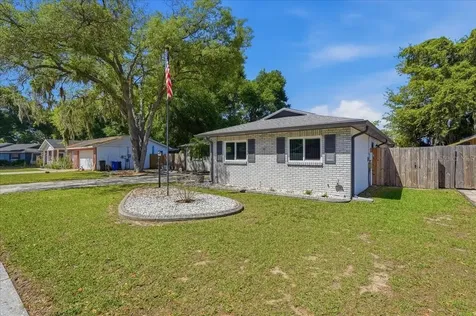 3809 Parkside Drive Valrico FL 33594