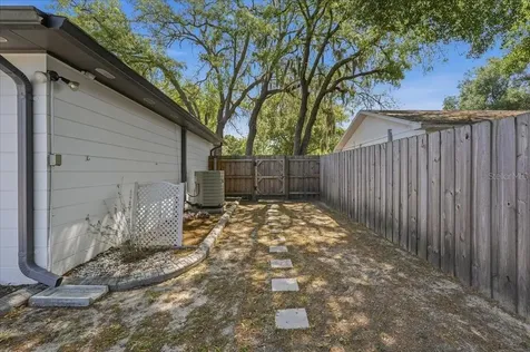 3809 Parkside Drive Valrico FL 33594