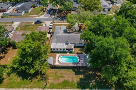 3809 Parkside Drive Valrico FL 33594