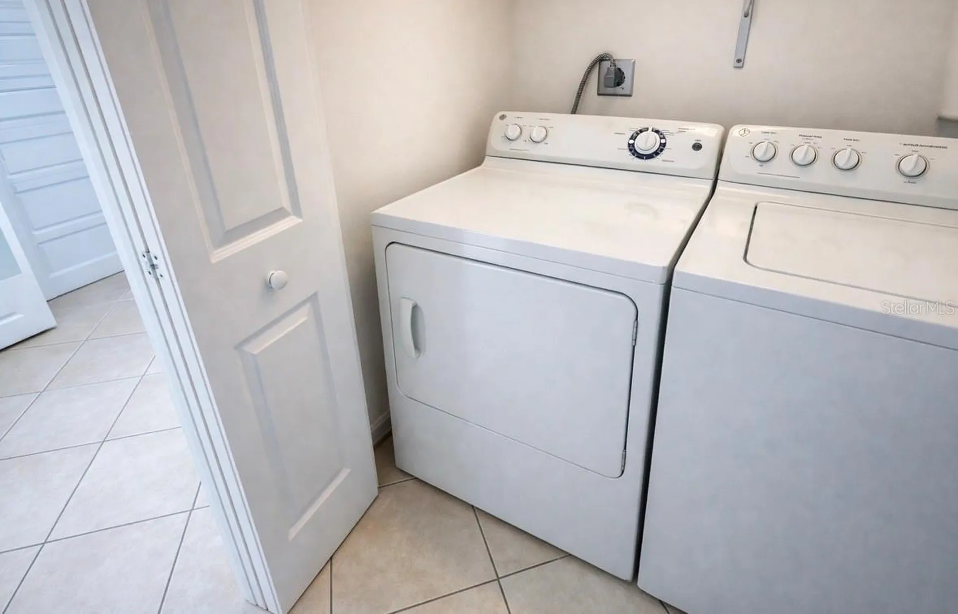 4407 S Semoran Boulevard Orlando FL 32822
