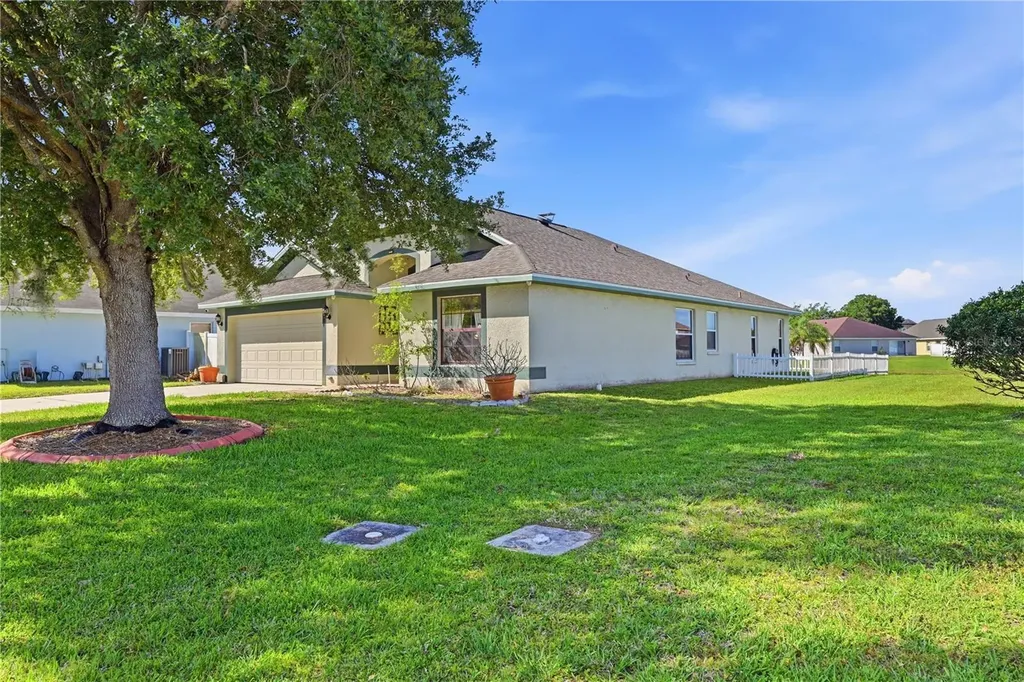 2704 Eagle Creek Court Kissimmee FL 34746
