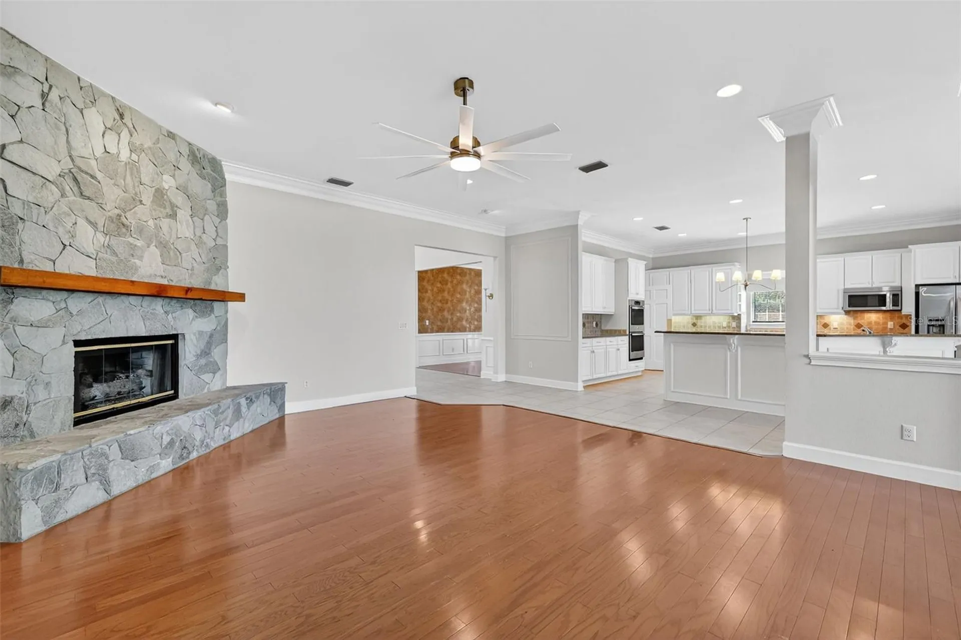 1741 Edgewater Drive Mount Dora FL 32757