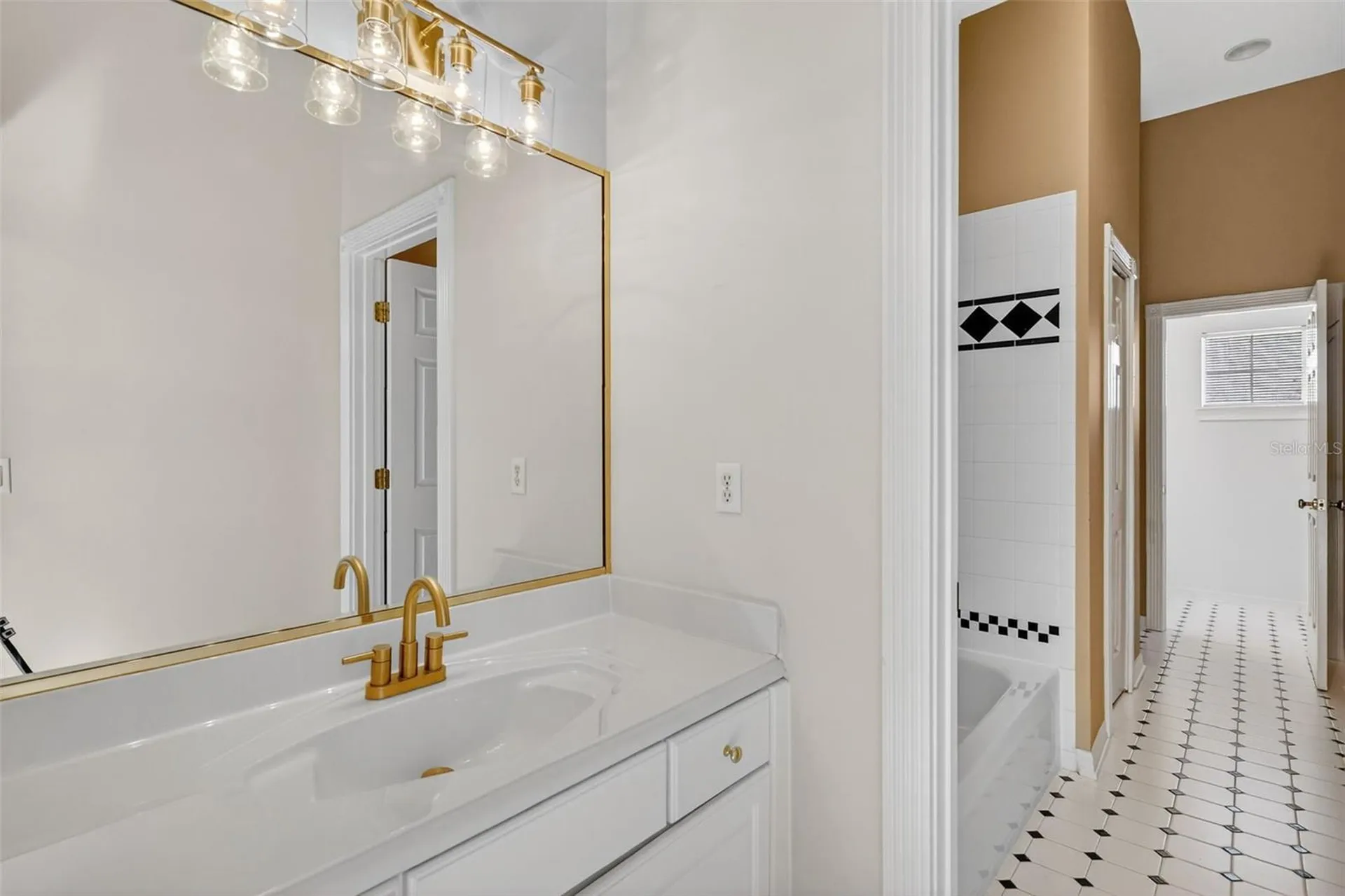 1741 Edgewater Drive Mount Dora FL 32757