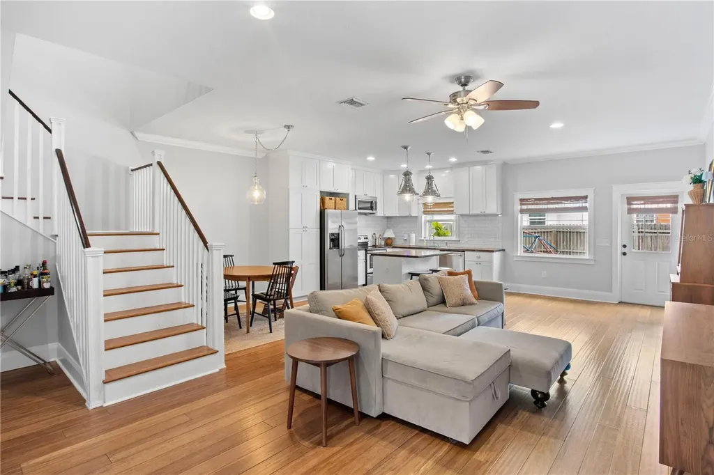 117 W Giddens Avenue Tampa FL 33603