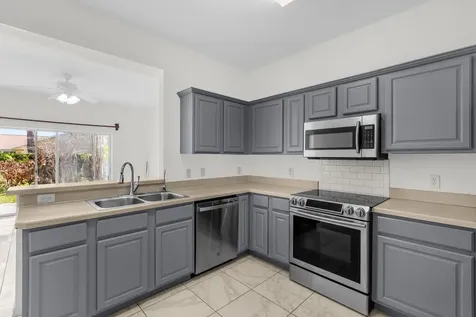 5090 NE 122nd Boulevard Oxford FL 34484