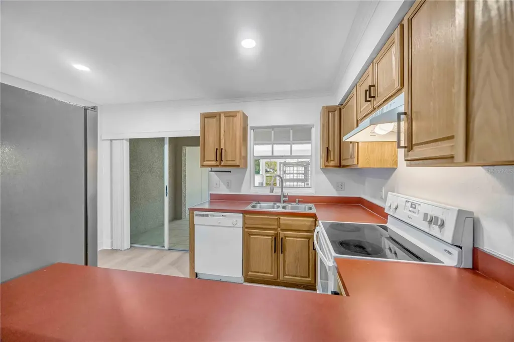 727 Kensington Lake Circle Brandon FL 33511