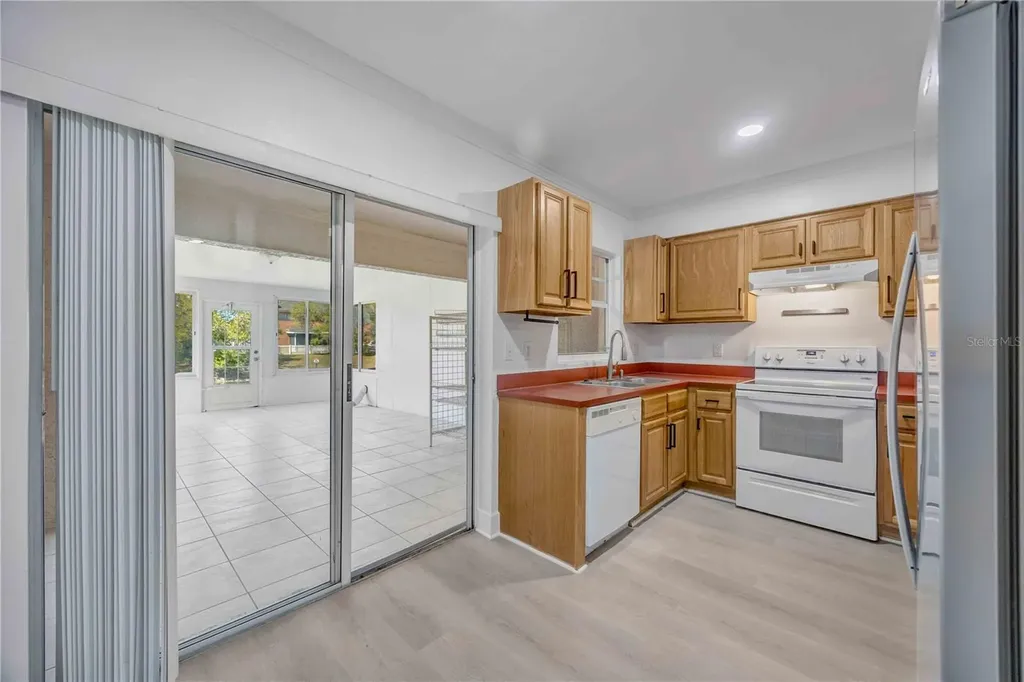 727 Kensington Lake Circle Brandon FL 33511