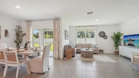 8473 Wheat Stone Drive Zephyrhills FL 33540