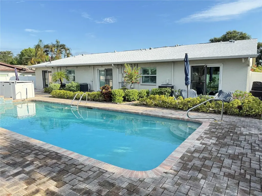 440 50th Avenue N St Petersburg FL 33703