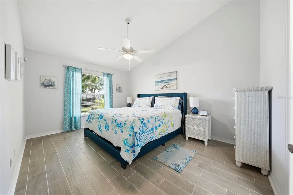 220 Juniper Way Tavares FL 32778