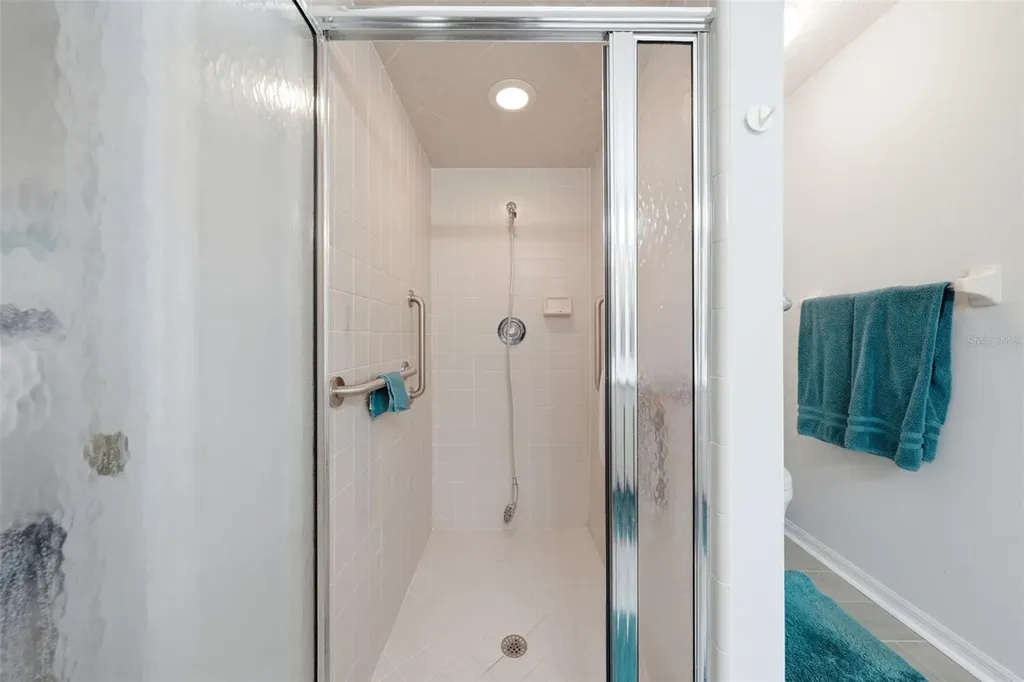 220 Juniper Way Tavares FL 32778